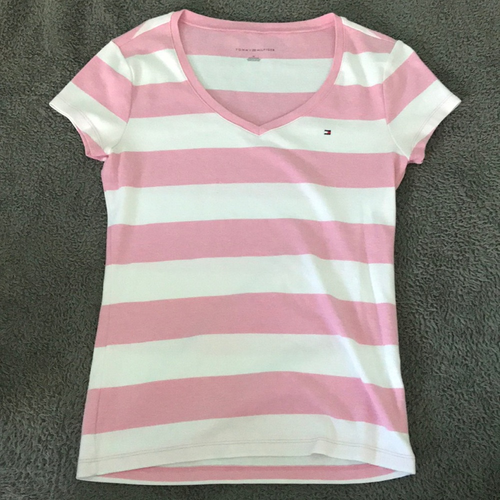 Tommy Hilfiger v neck